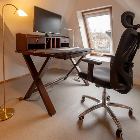 Charmantes 1-zimmer Loft - Parkplatz - Bushaltestelle Apartman Niefern-Öschelbronn