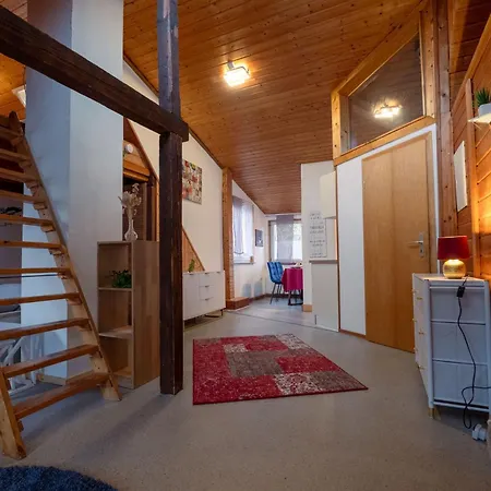 Charmantes 1-zimmer Loft - Parkplatz - Bushaltestelle Apartman Niefern-Öschelbronn