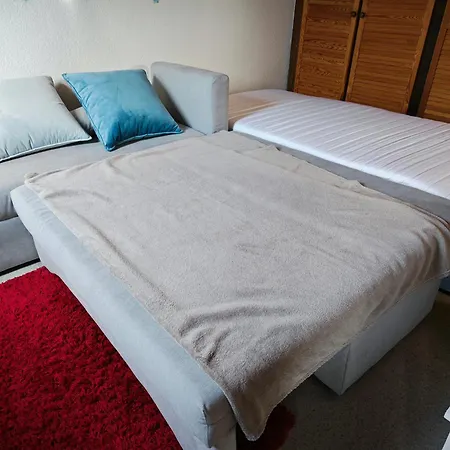 Charmantes 1-zimmer Loft - Parkplatz - Bushaltestelle דירה