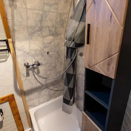 Charmantes 1-zimmer Loft - Parkplatz - Bushaltestelle *